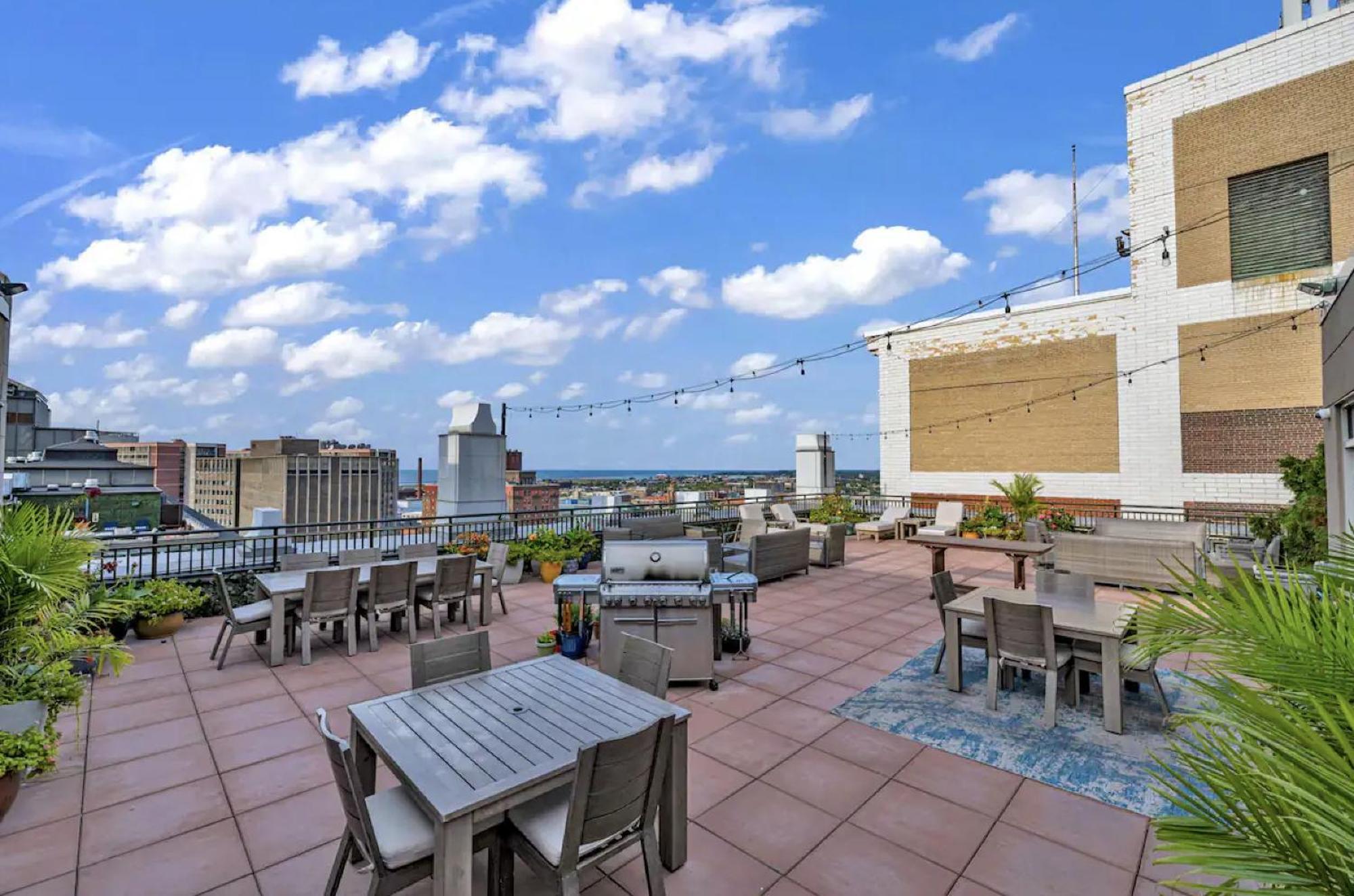 Heart Of Dt With Free Pool & Steam Plus Gym Luxe 812 Cleveland Kültér fotó
